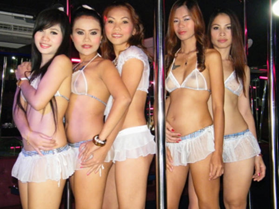 Bangkok girls cock sucking